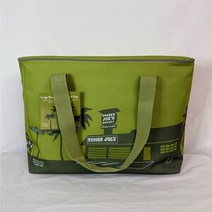 Trader Joes Large Reusable Insulated Bag Oliver Green color